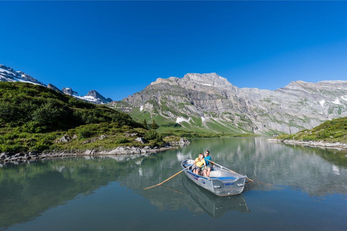 Alquiler de barcas en el lago Trübsee Alquiler de barcas en el lago Trübsee