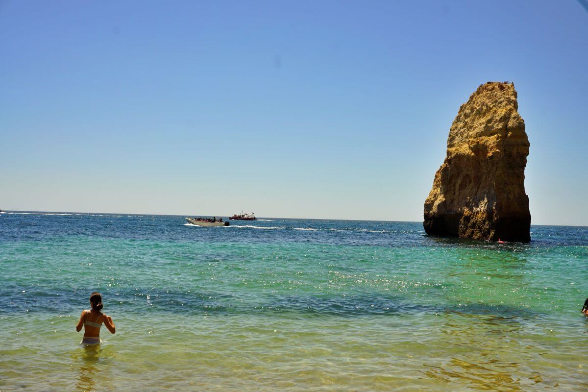 Praia do Carvalho paradisiaca Praia do Carvalho paradisiaca