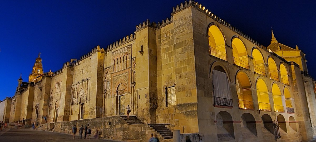 La Mezquita de Córdoba en la hora azul La Mezquita de Córdoba en la hora azul