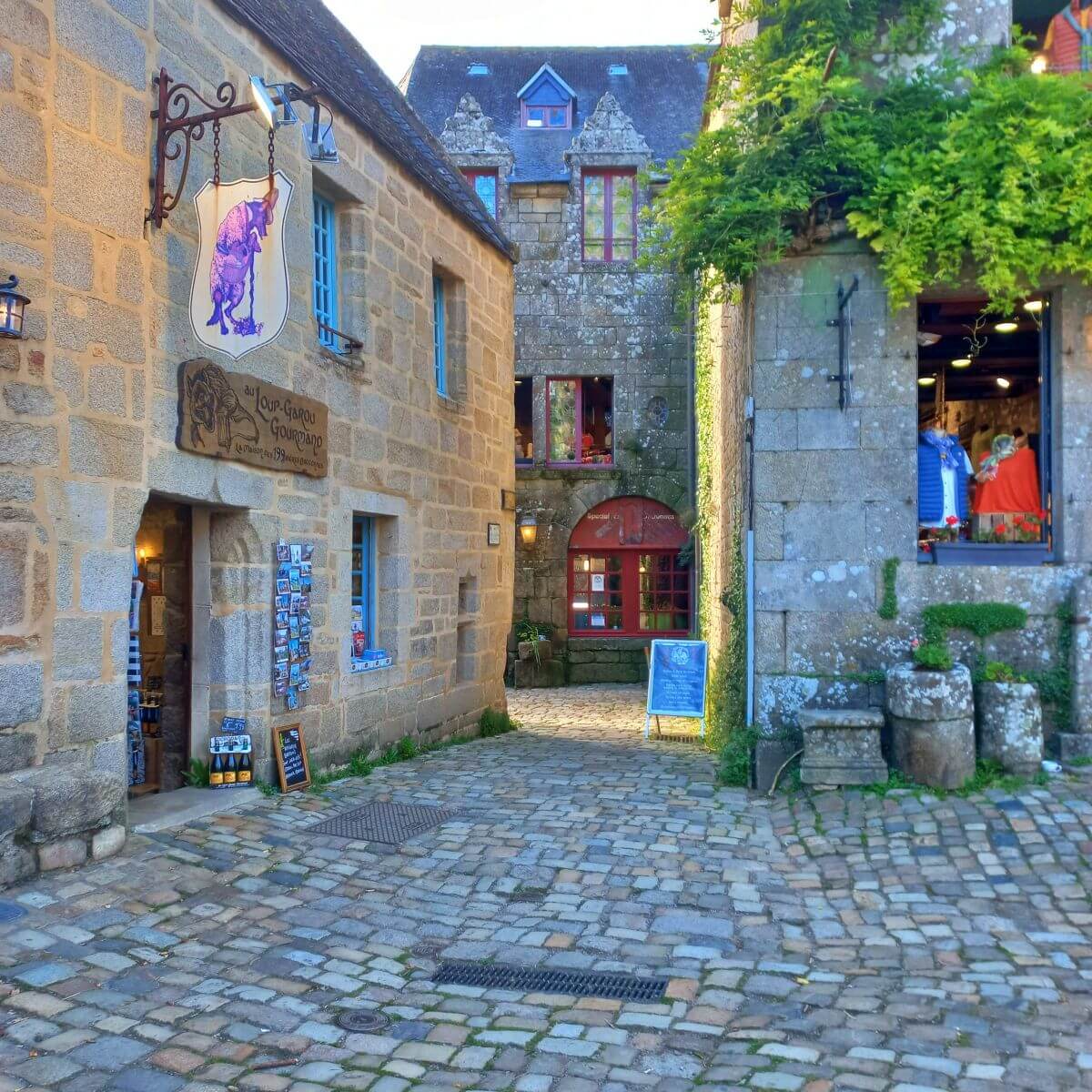 Rincones de Locronan Rincones de Locronan