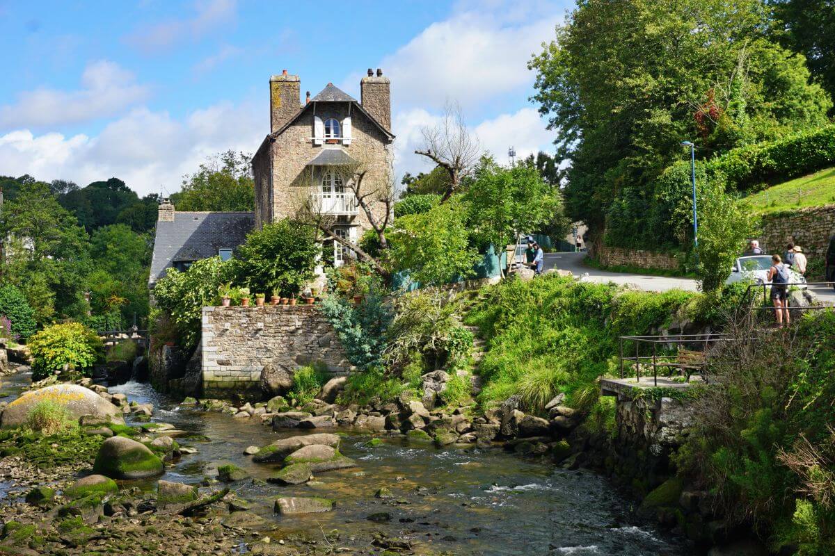 Una casa en el río Aven