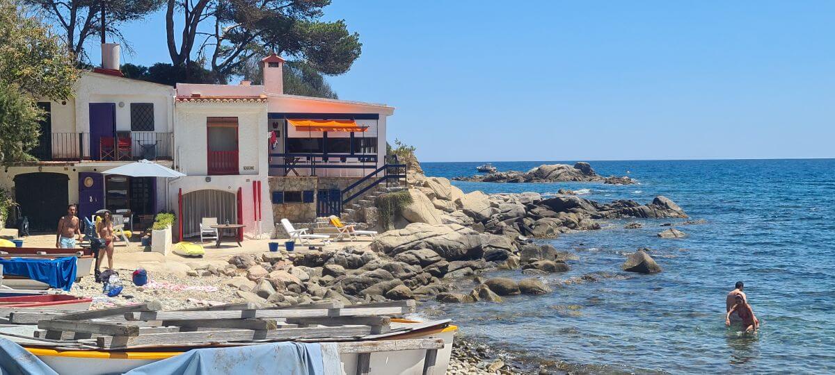Cala S'Alguer, probablemente la playa más bonita de la Costa Brava Cala S'Alguer, probablemente la playa más bonita de la Costa Brava