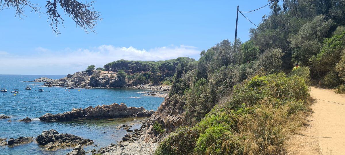 Camino de Ronda a Playa del Castell Camino de Ronda a Playa del Castell