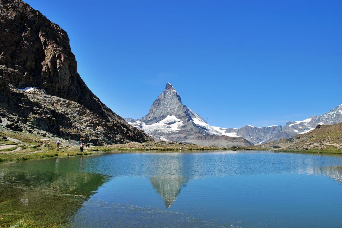 El lago Riffelsee El lago Riffelsee