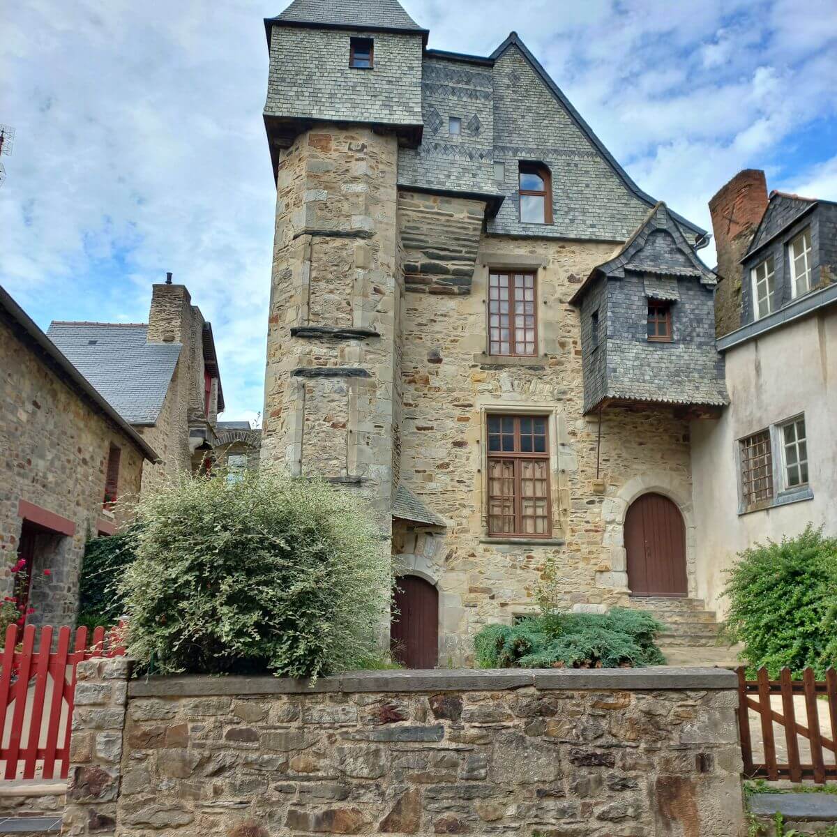 Hotel del Bol d'Or en Vitré (Bretaña francesa) Hotel del Bol d'Or en Vitré (Bretaña francesa)