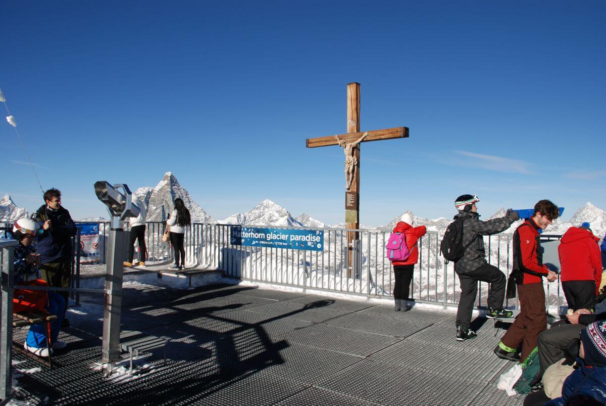 Plataforma-mirador panorámico de Matterhorn Glacier Paradise Plataforma-mirador panorámico de Matterhorn Glacier Paradise