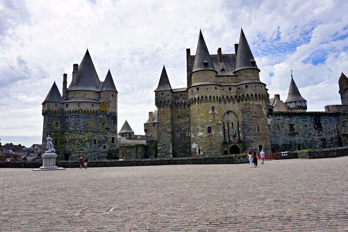 Plaza del Castillo de Vitré Plaza del Castillo de Vitré