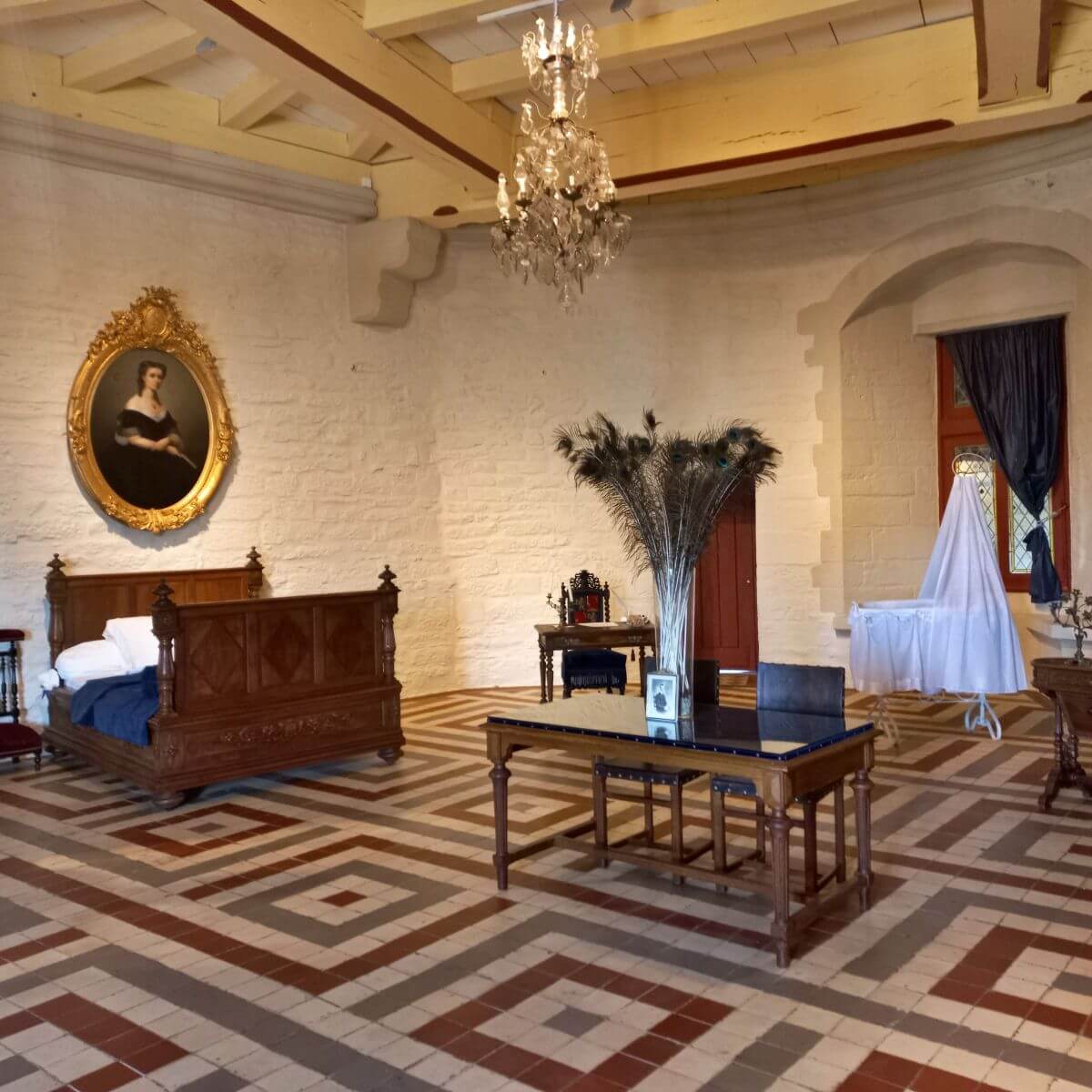 Salle Aimée des Nétumières (Tour Saint-Laurent) en el castillo de Vitré Salle Aimée des Nétumières (Tour Saint-Laurent) en el castillo de Vitré