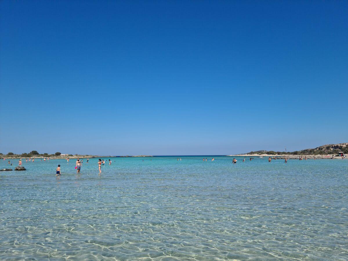 La laguna de Elafonisi Beach La laguna de Elafonisi Beach