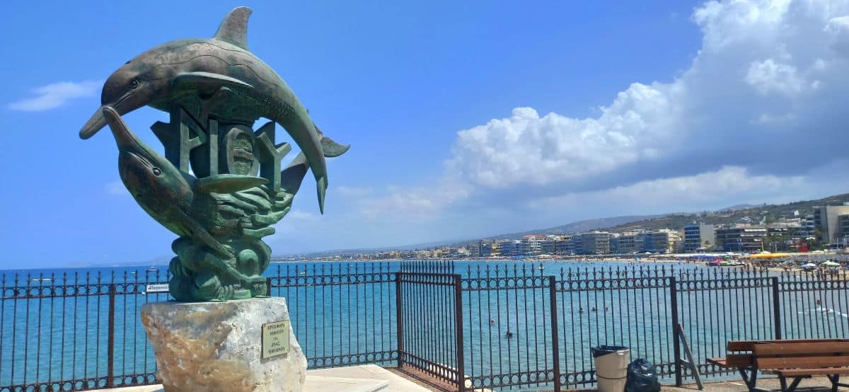 Los dos delfines, símbolo de la ciudad Los dos delfines, símbolo de la ciudad