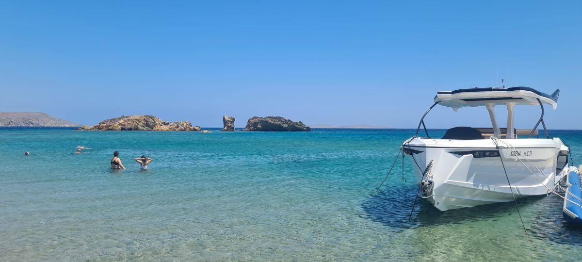 Aguas cristalinas de Vai Beach Aguas cristalinas de Vai Beach