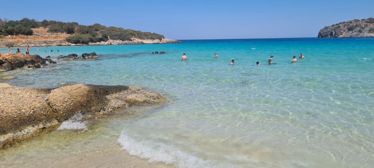 Aguas turquesas en Voulisma Beach Aguas turquesas en Voulisma Beach
