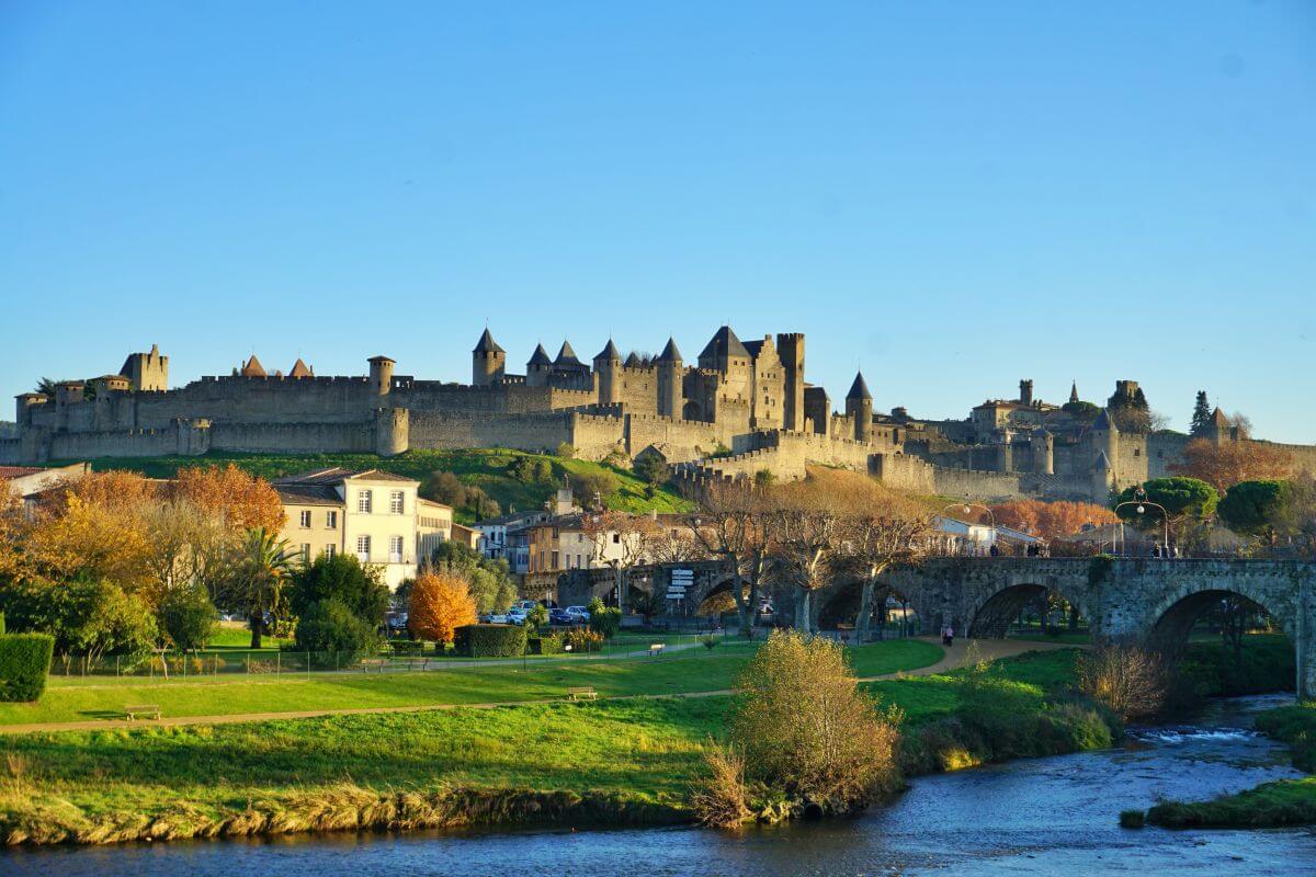 Vistas de la ciudadela y puente viejo de Carcassonne Vistas de la ciudadela y puente viejo de Carcassonne