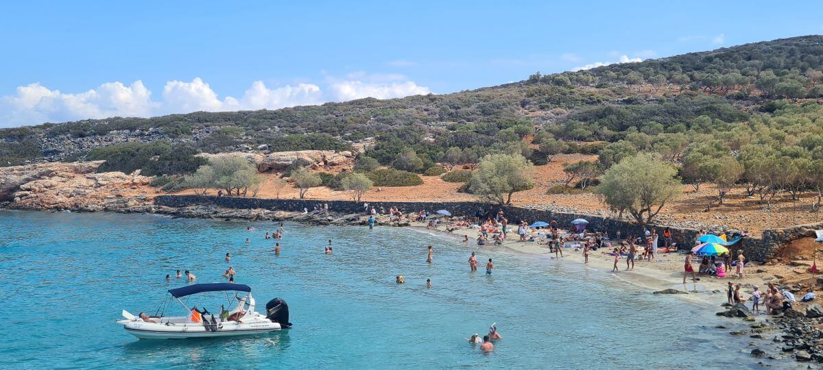 La maravillosa playa de Kolokitha La maravillosa playa de Kolokitha