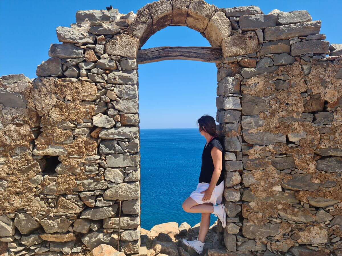 Mar infinito desde la antigua fortaleza veneciana Mar infinito desde la antigua fortaleza veneciana