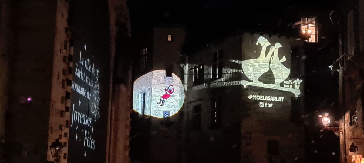 Papa Noel visita Sarlat la Caneda Papa Noel visita Sarlat la Caneda
