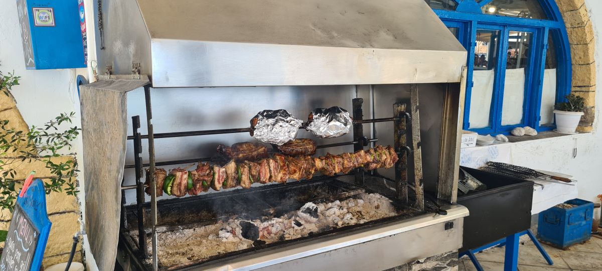 Brochetas divinas junto a la playa Brochetas divinas junto a la playa