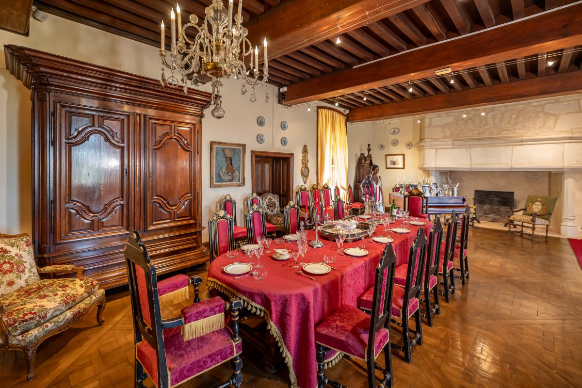 Comedor-y-chimenea-del-Chateau-des-Milandes-@DeclicDecolle Comedor-y-chimenea-del-Chateau-des-Milandes-@DeclicDecolle