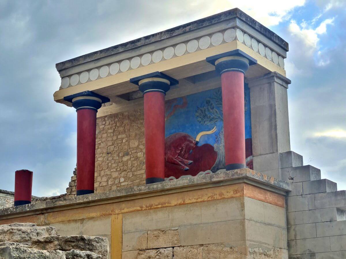 Fresco del toro furioso del pórtico norte