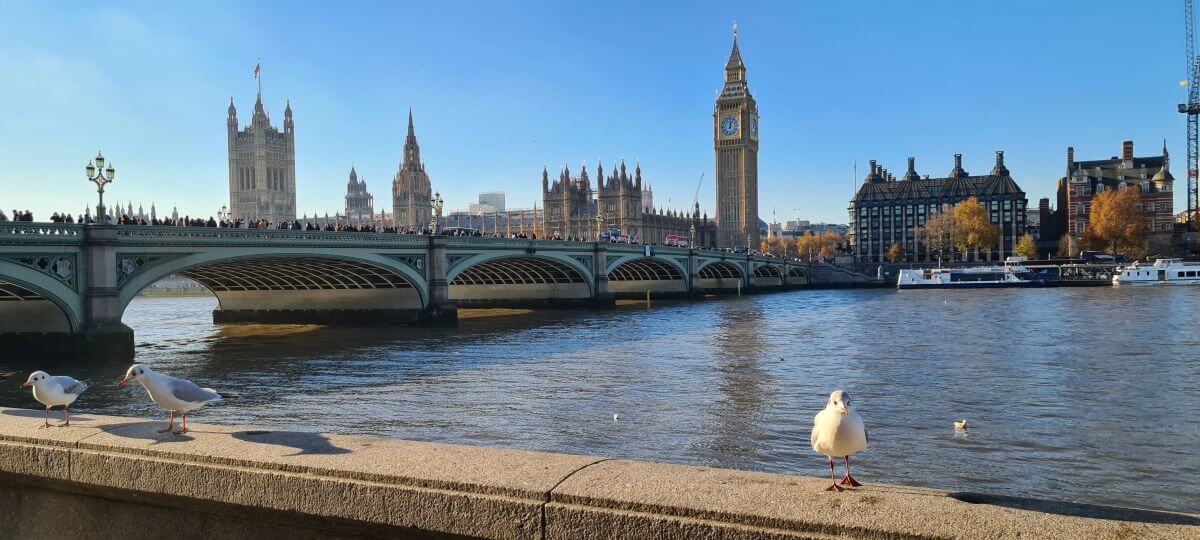 El Tamesis junto al Big Ben y las Houses of Parliament El Tamesis junto al Big Ben y las Houses of Parliament