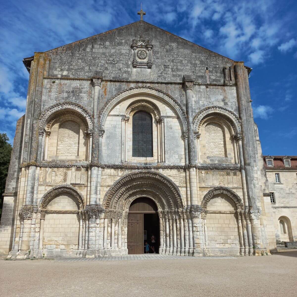 Iglesia abacial de Saintes