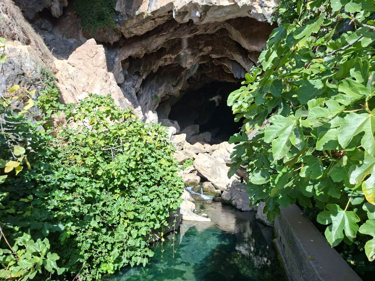 Manantial de la Cueva del Gato Manantial de la Cueva del Gato