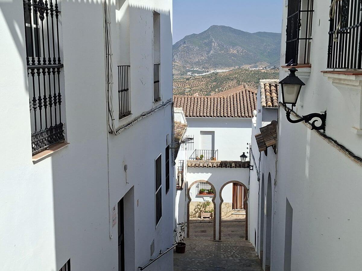Calles blancas de Zahara de la Sierra Calles blancas de Zahara de la Sierra
