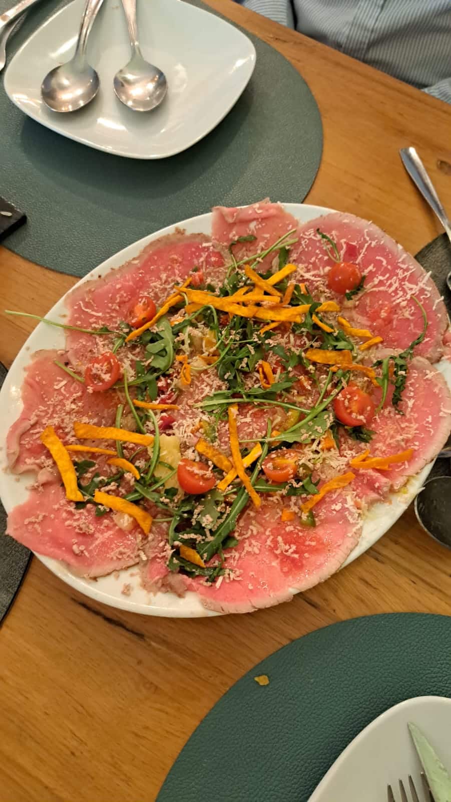 Carpaccio de ternera brutal de Barra Mar's Gastrobar Carpaccio de ternera brutal de Barra Mar's Gastrobar