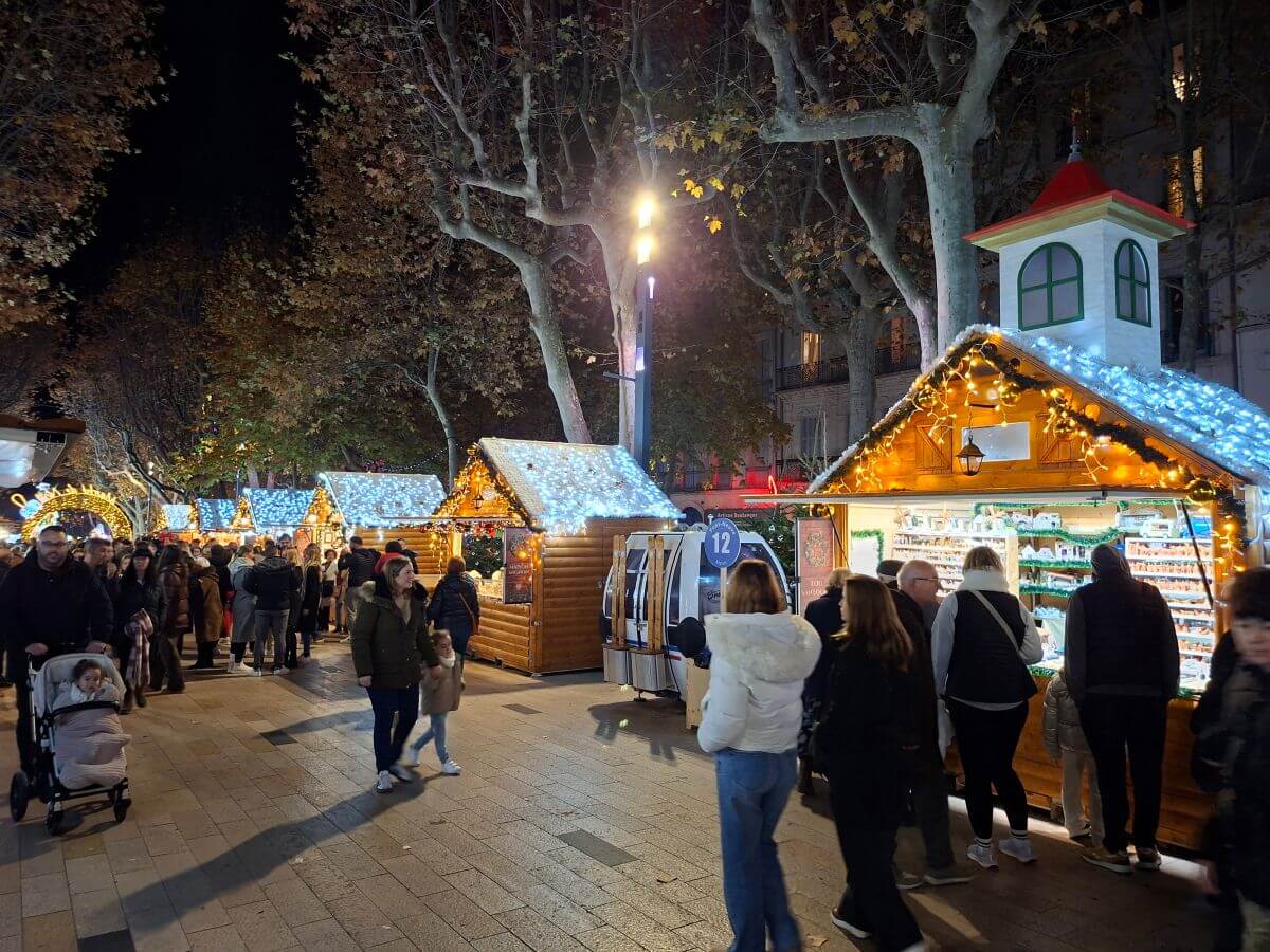 Chalets de Navidad de Béziers Chalets de Navidad de Béziers