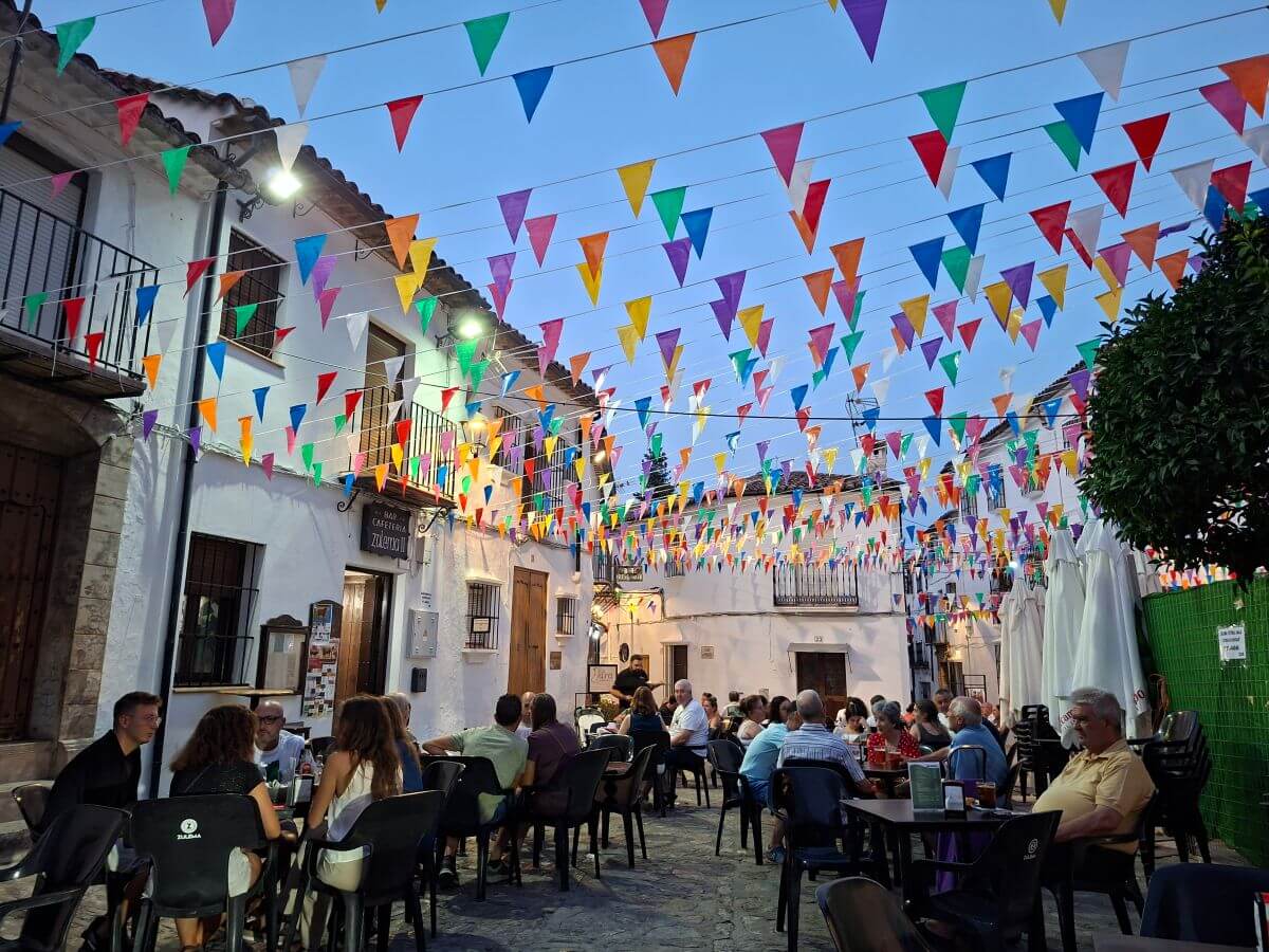 Hora azul en las calles de Grazalema Anochecer en las calles de Grazalema