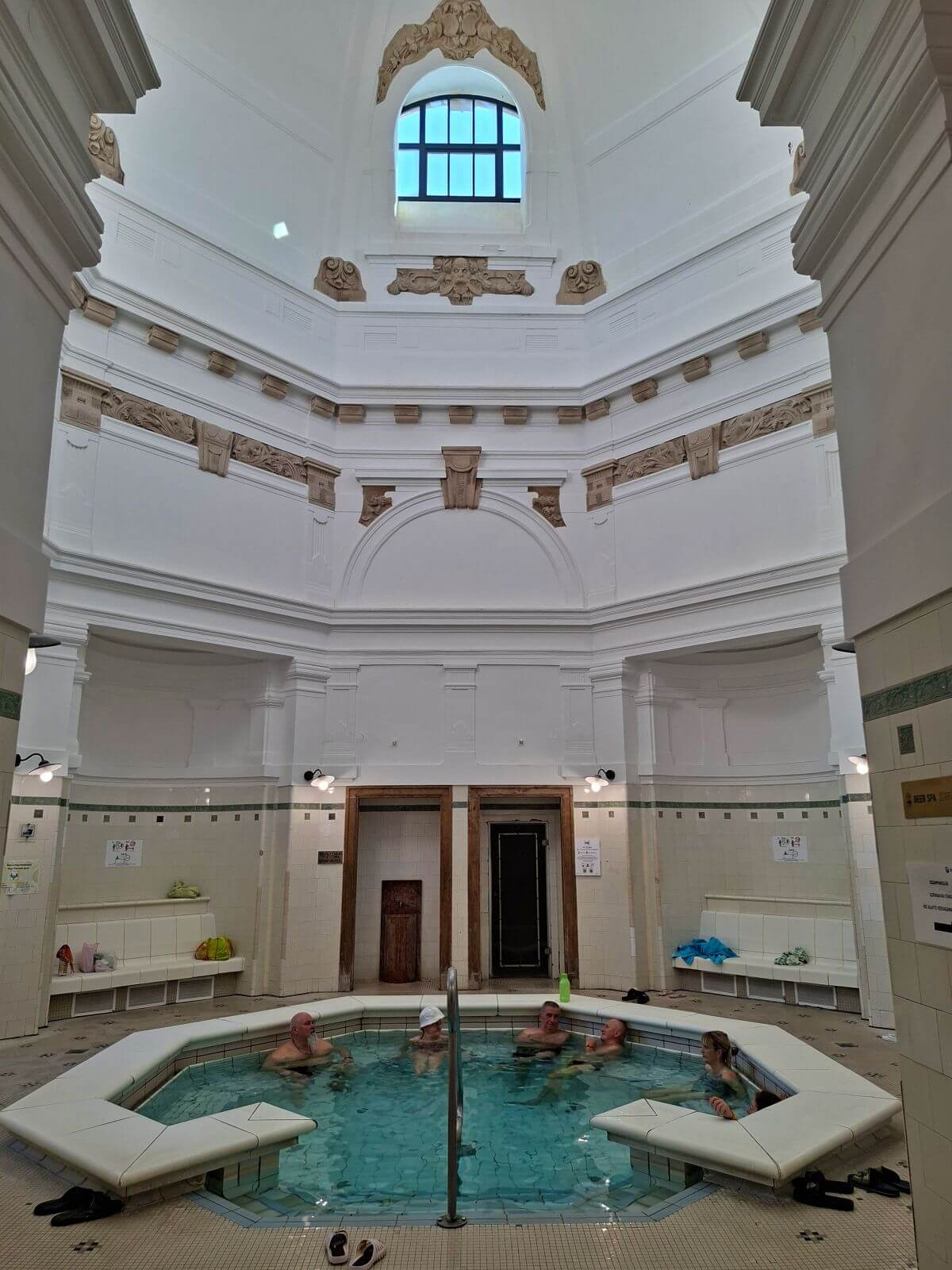 Arquitectura neobarroca de las termas Széchenyi