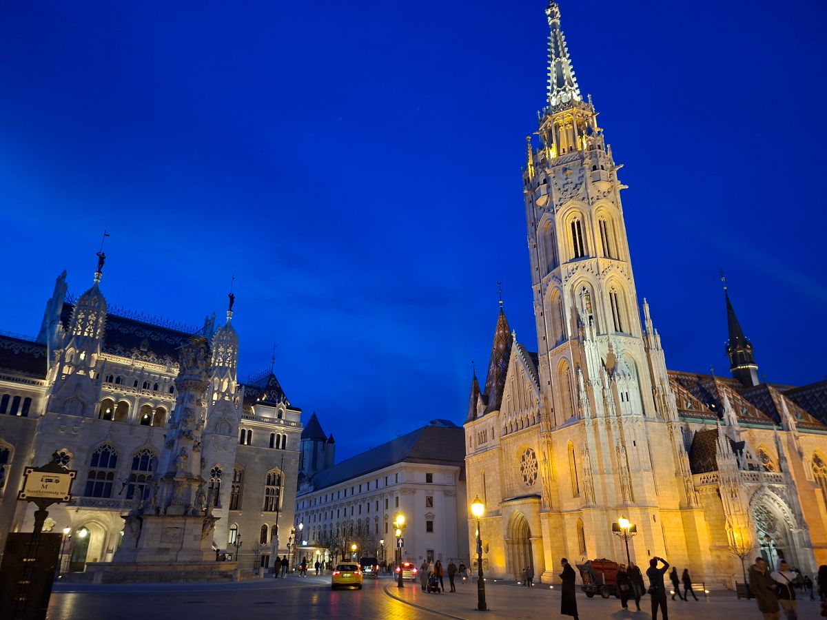 La hora azul en la Iglesia de Matías