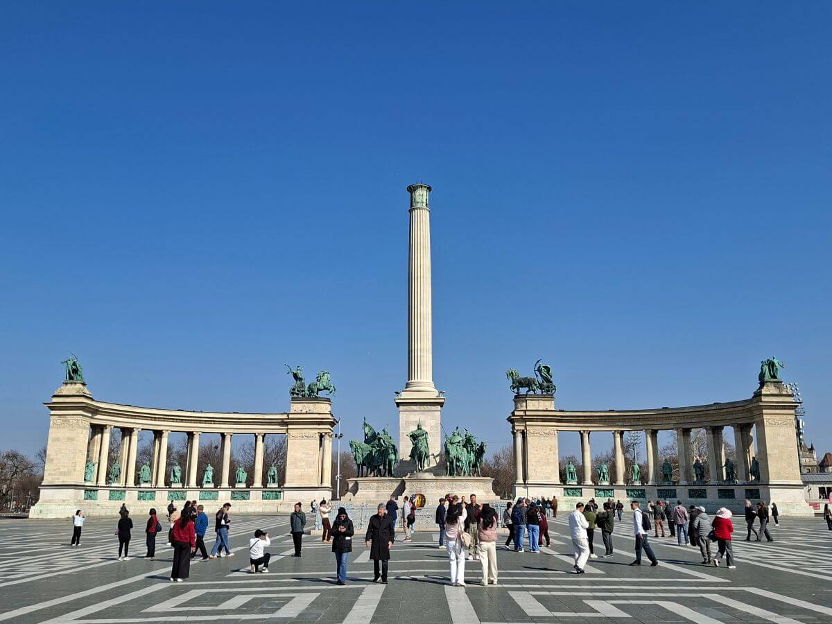 La plaza de los Héroes de Budapest