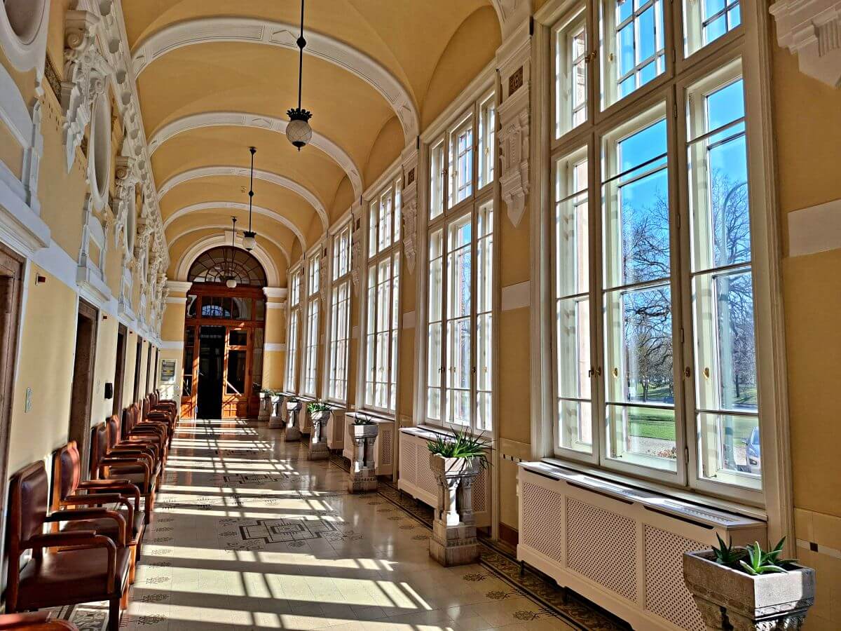 Tonos pastel del balneario Széchenyi