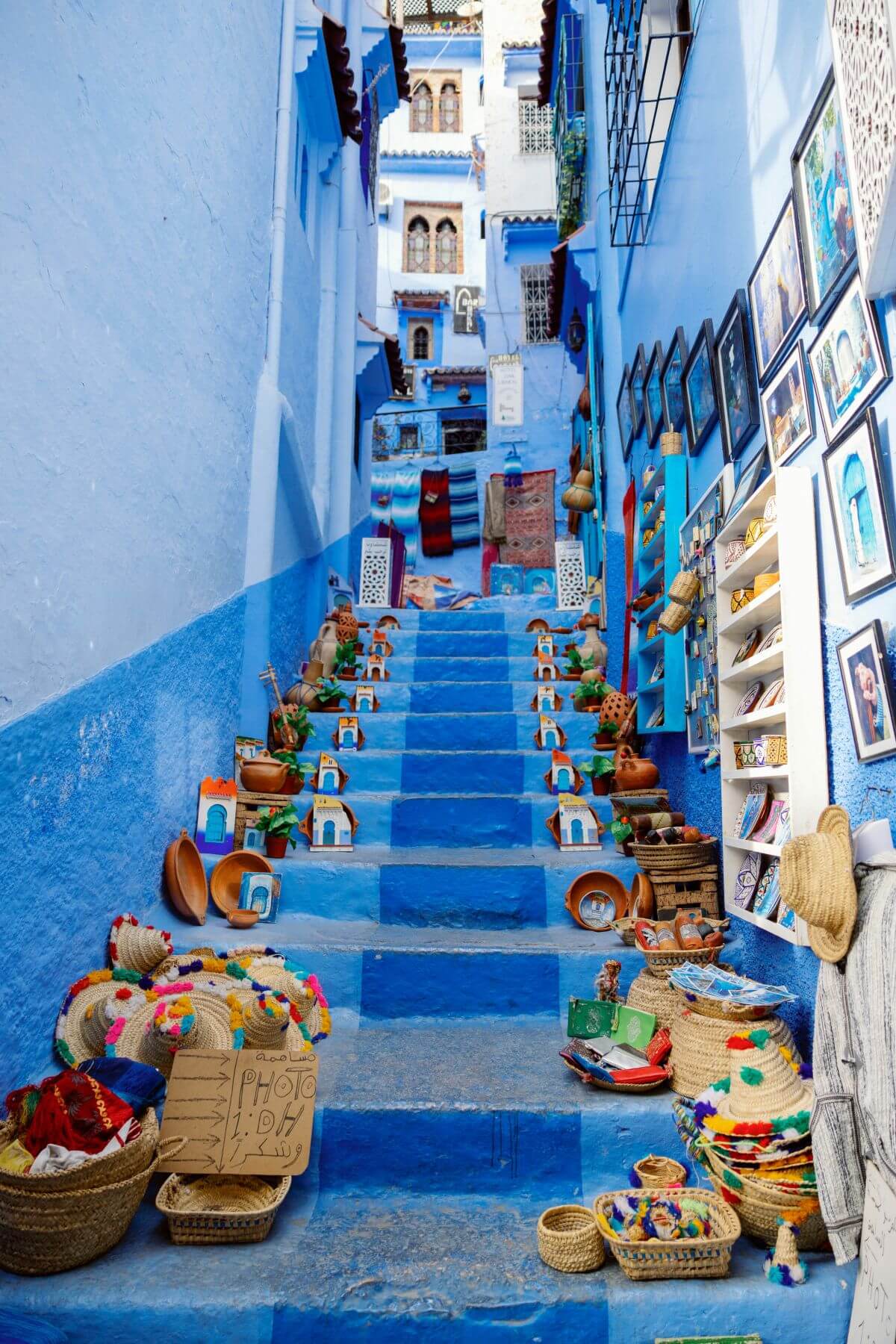 Calles preparadas para la foto y pagando