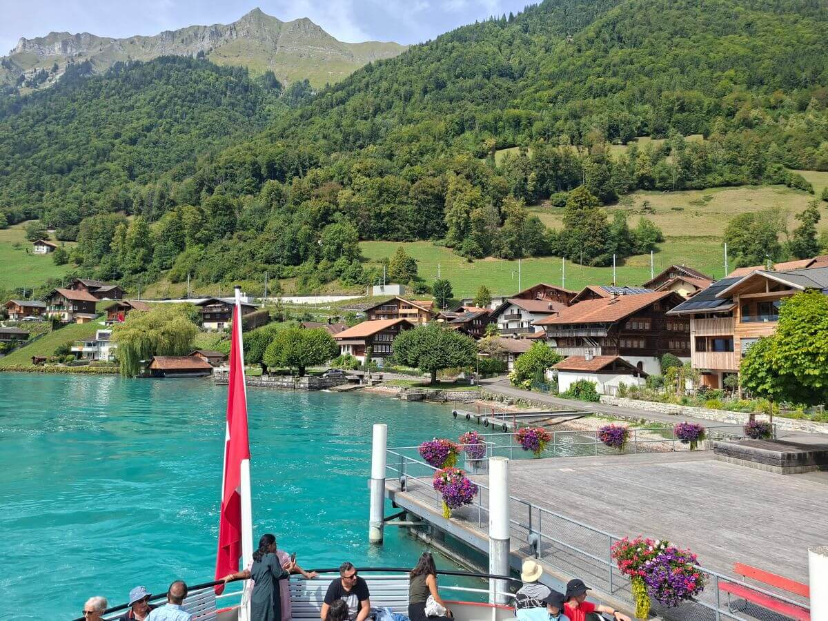 Azul turquesa del lago de Brienz
