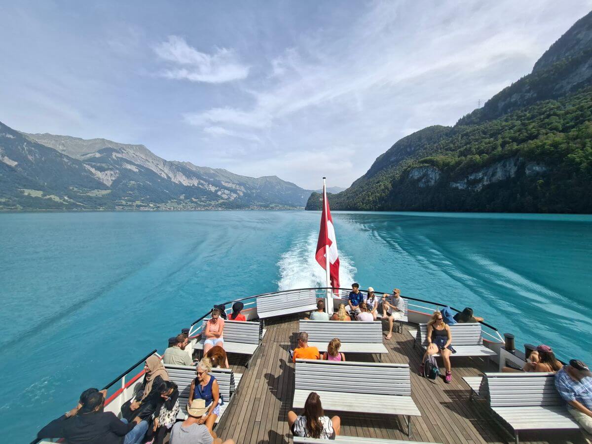 Barco de la BLS Schifffahrt