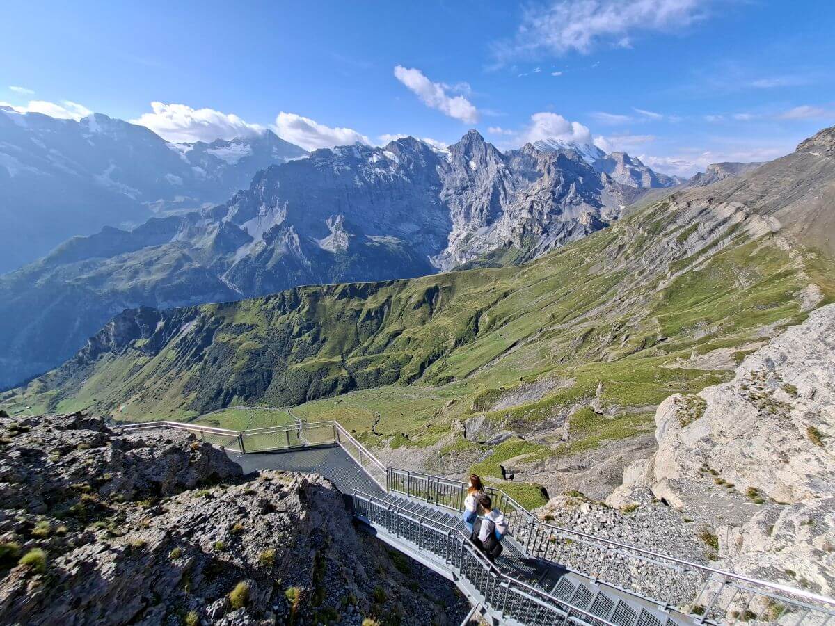 Descenso hacia el Thrill Walk, un sendero de vértigo