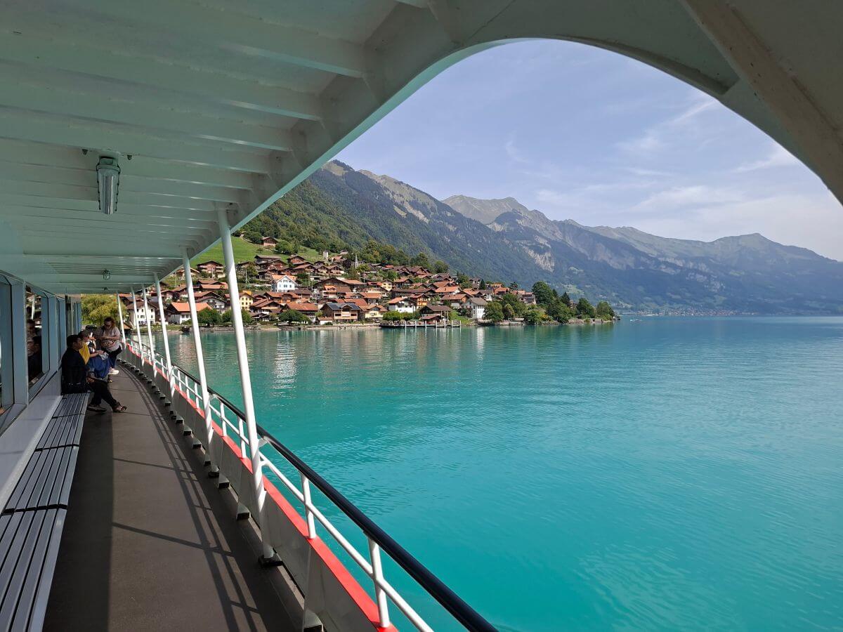 El lago de Brienz desde el barco