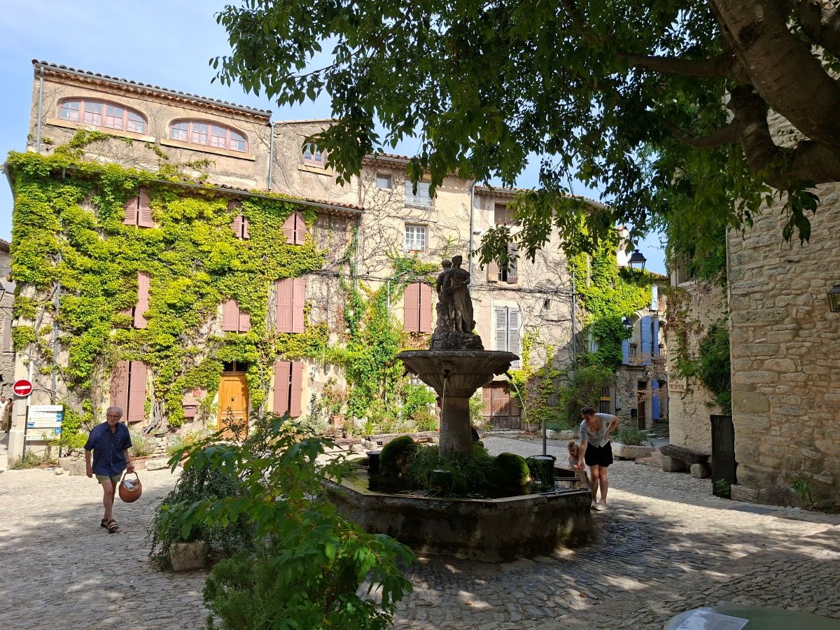 La famosa fuente de Saingnon