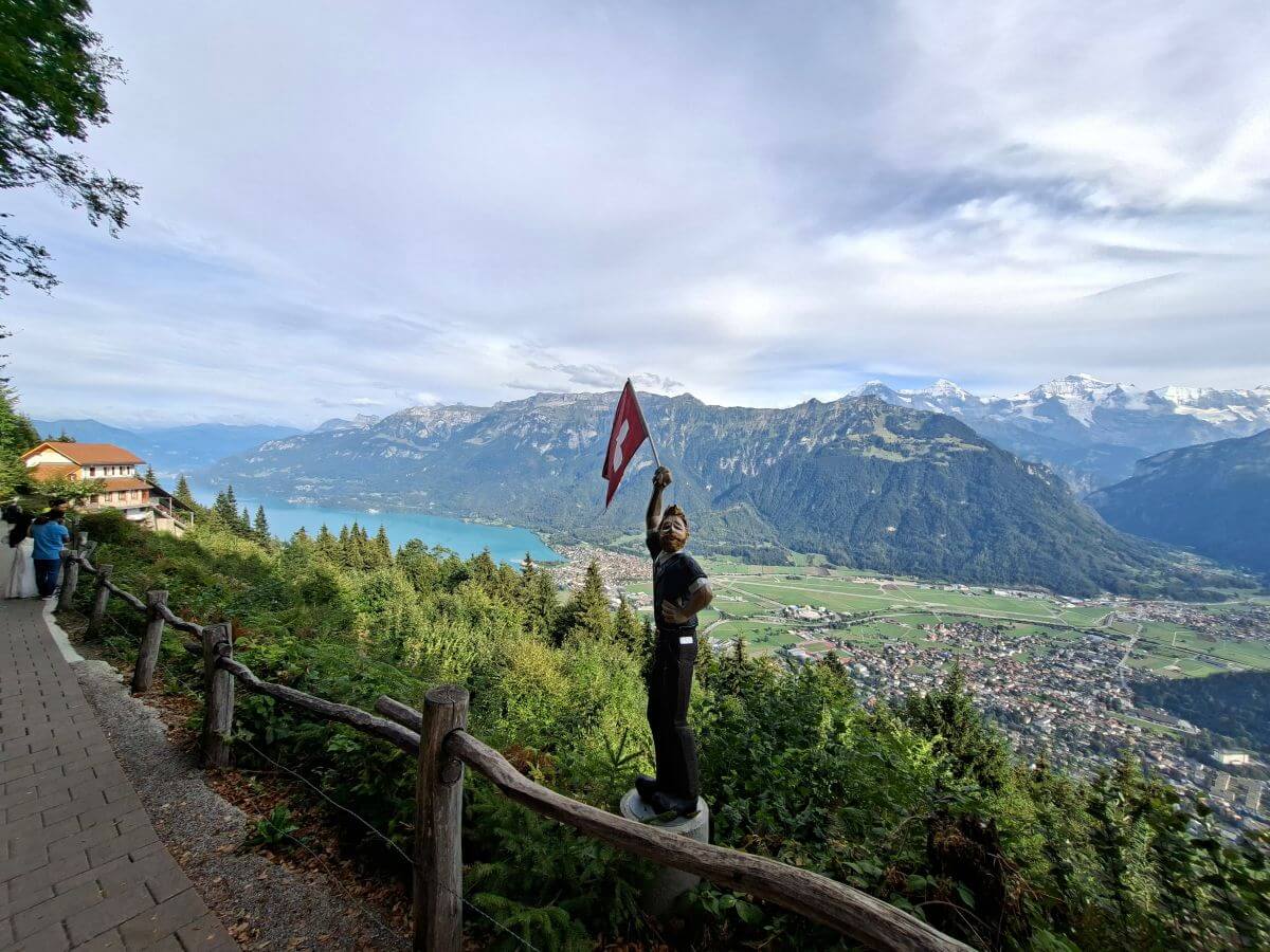 Las figuras decorativas del paseo del Harder Kulm