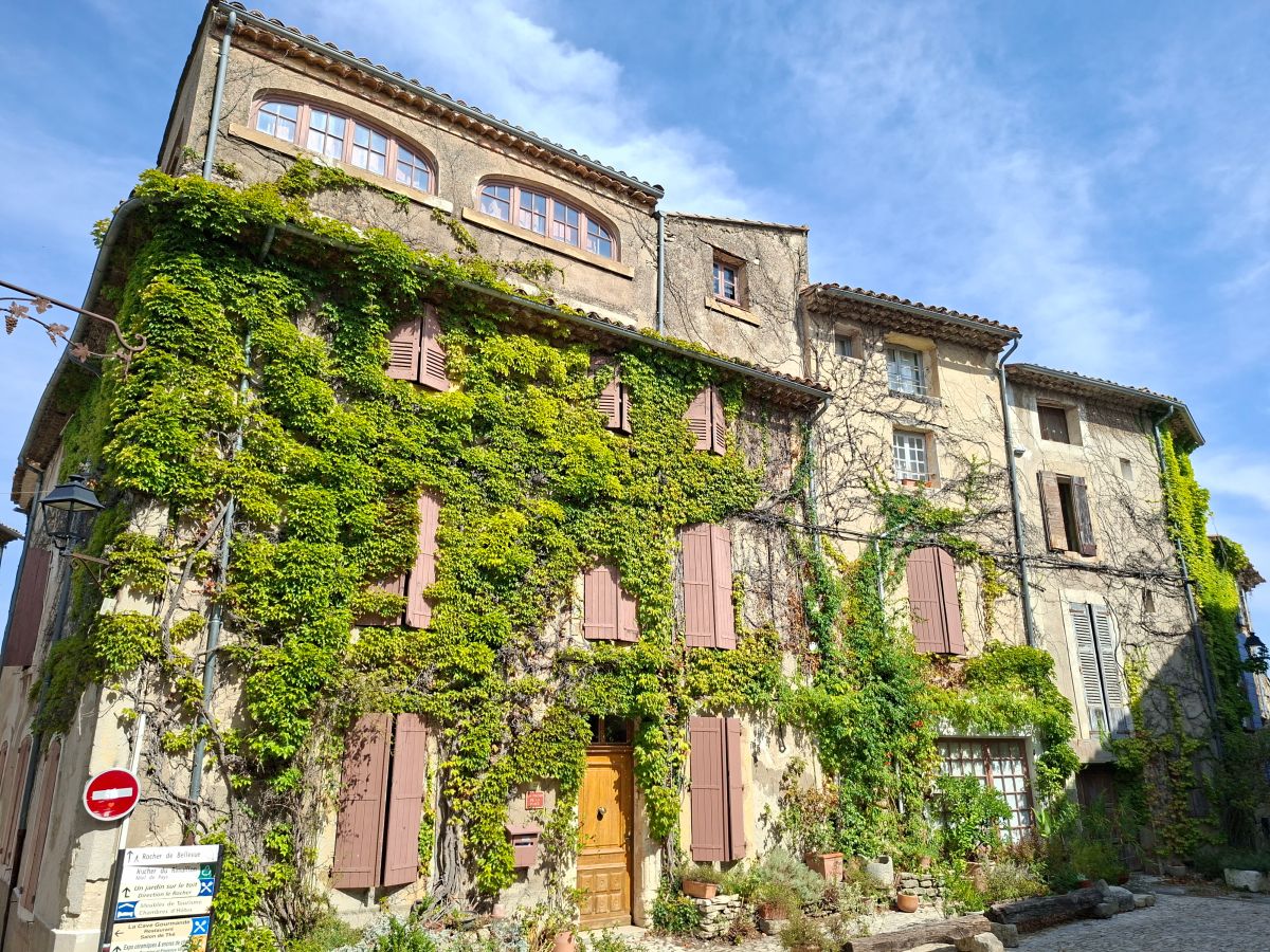 Place de la Fontaine, Saignon